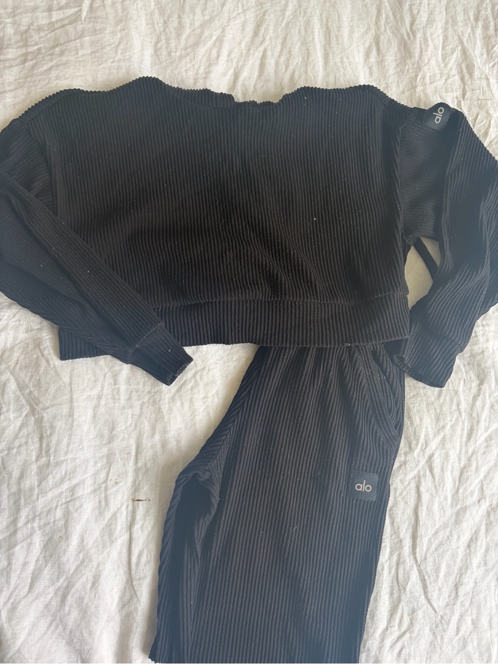 ALO Yoga Black Ribbed Set - Picture 4 of 7